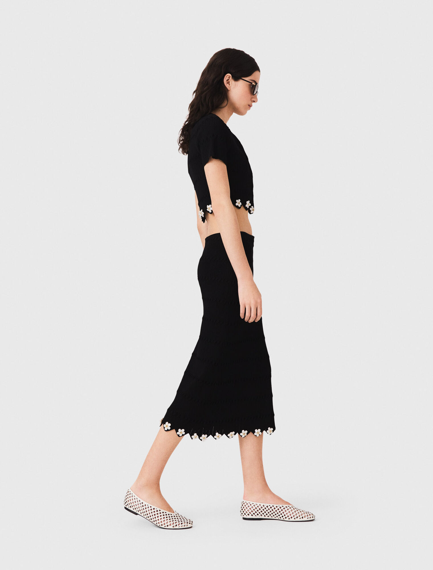 Knit skirt with jewelled flowers