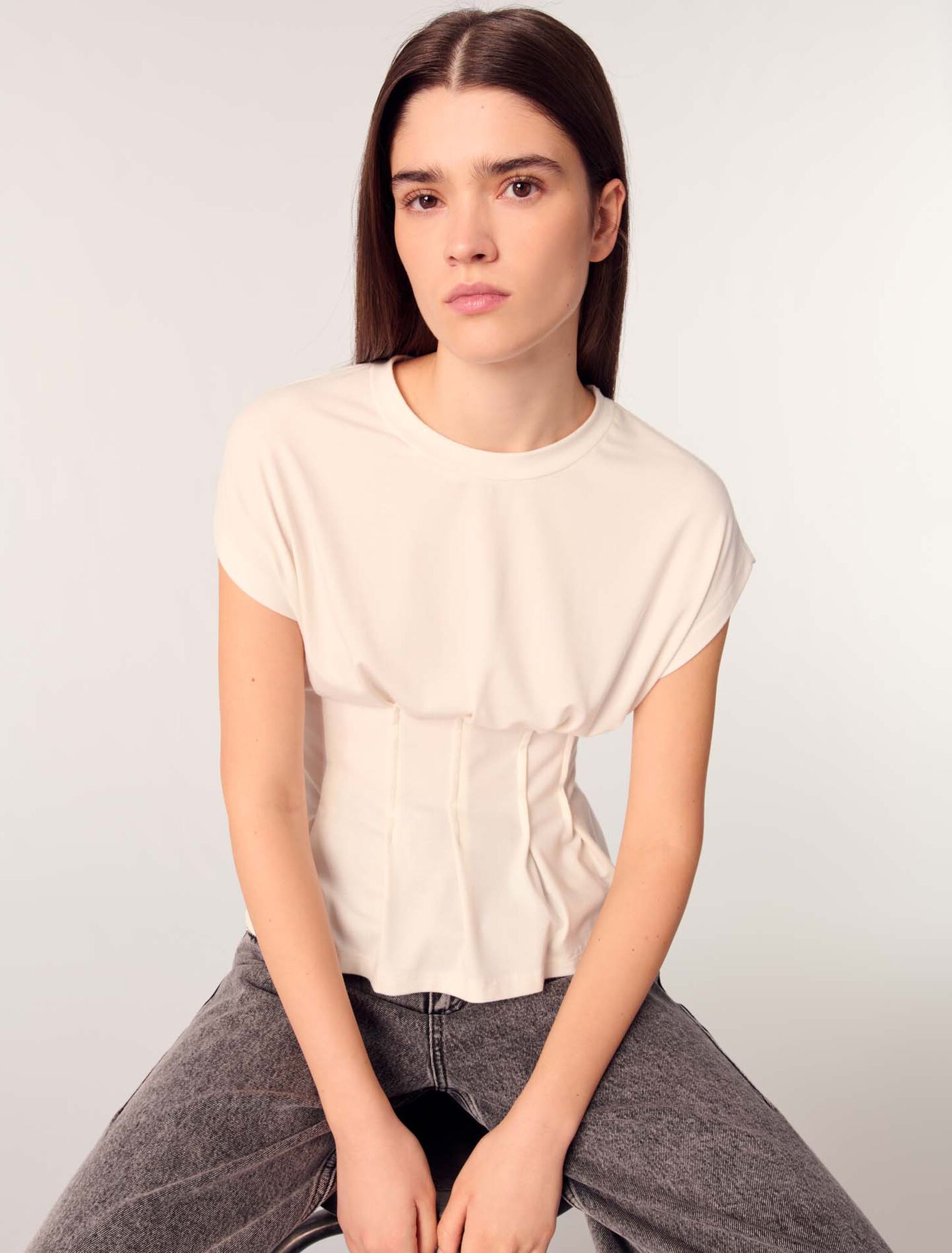 T-shirt with darts