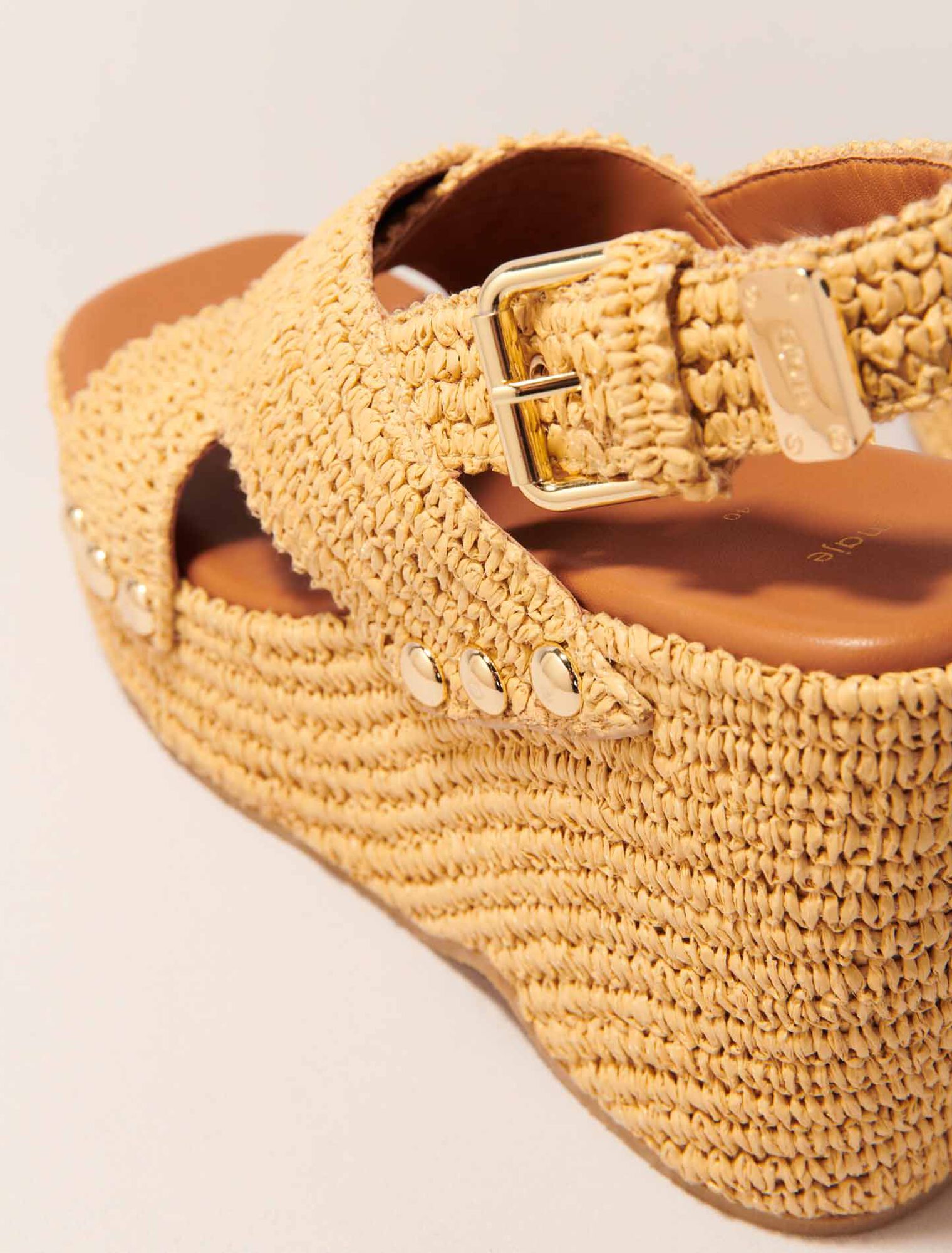 Wedge sandals with raffia effect