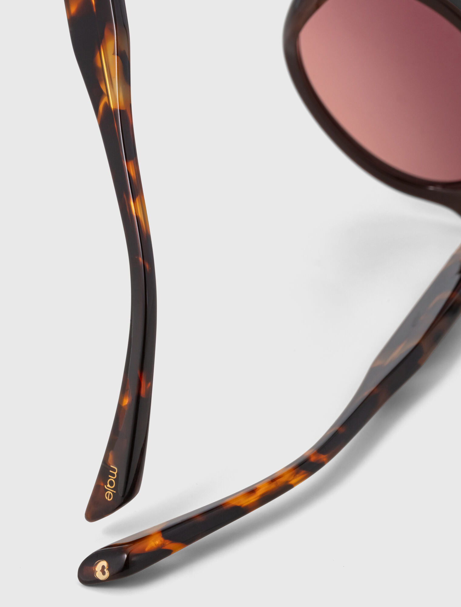 Oval acetate glasses
