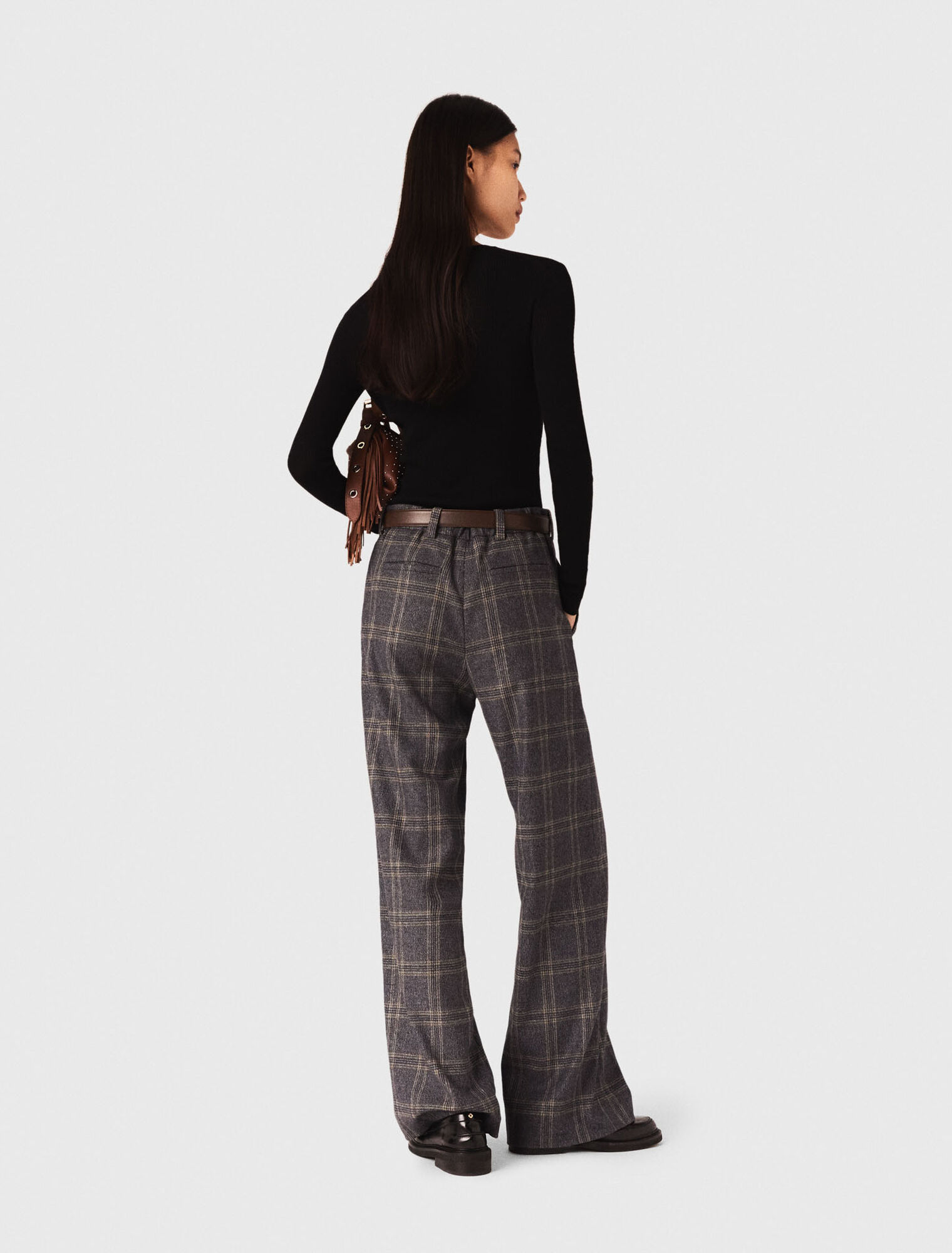 Second-skin round-neck jumper