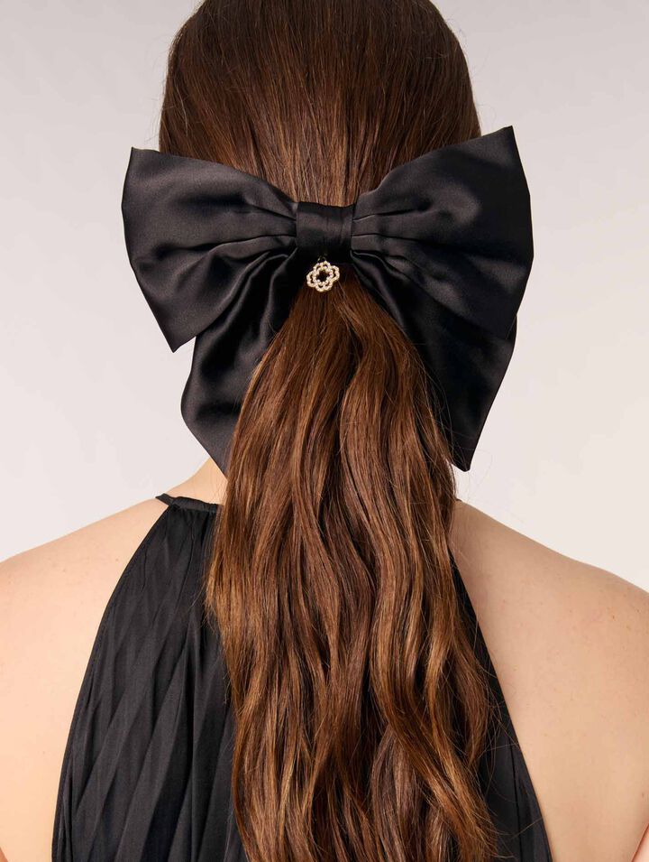 Satin-effect bow barrette