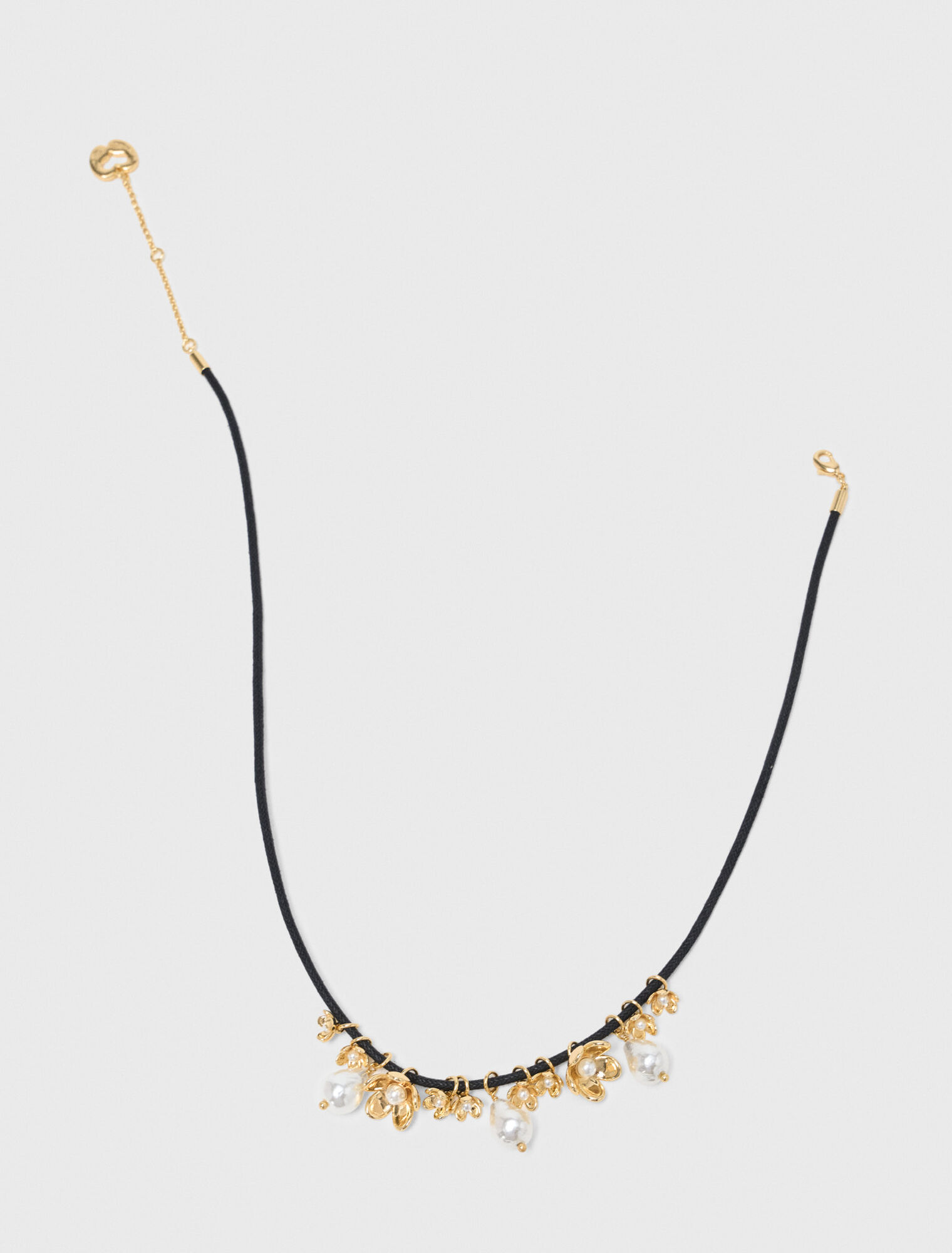 Flower detail cord necklace