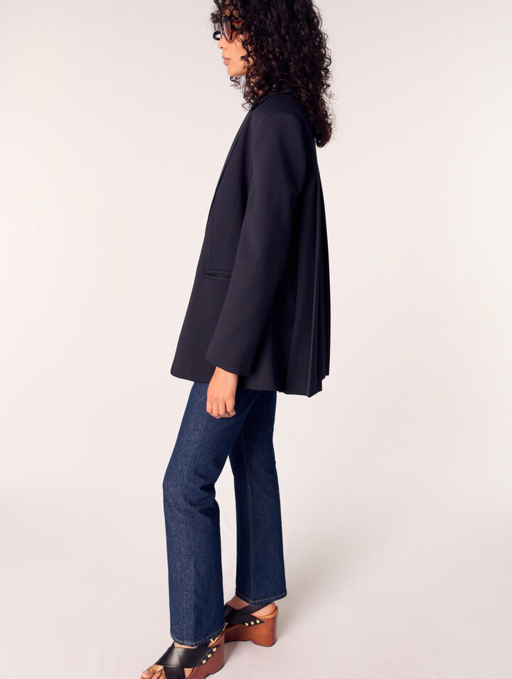 Denim jeans with pockets