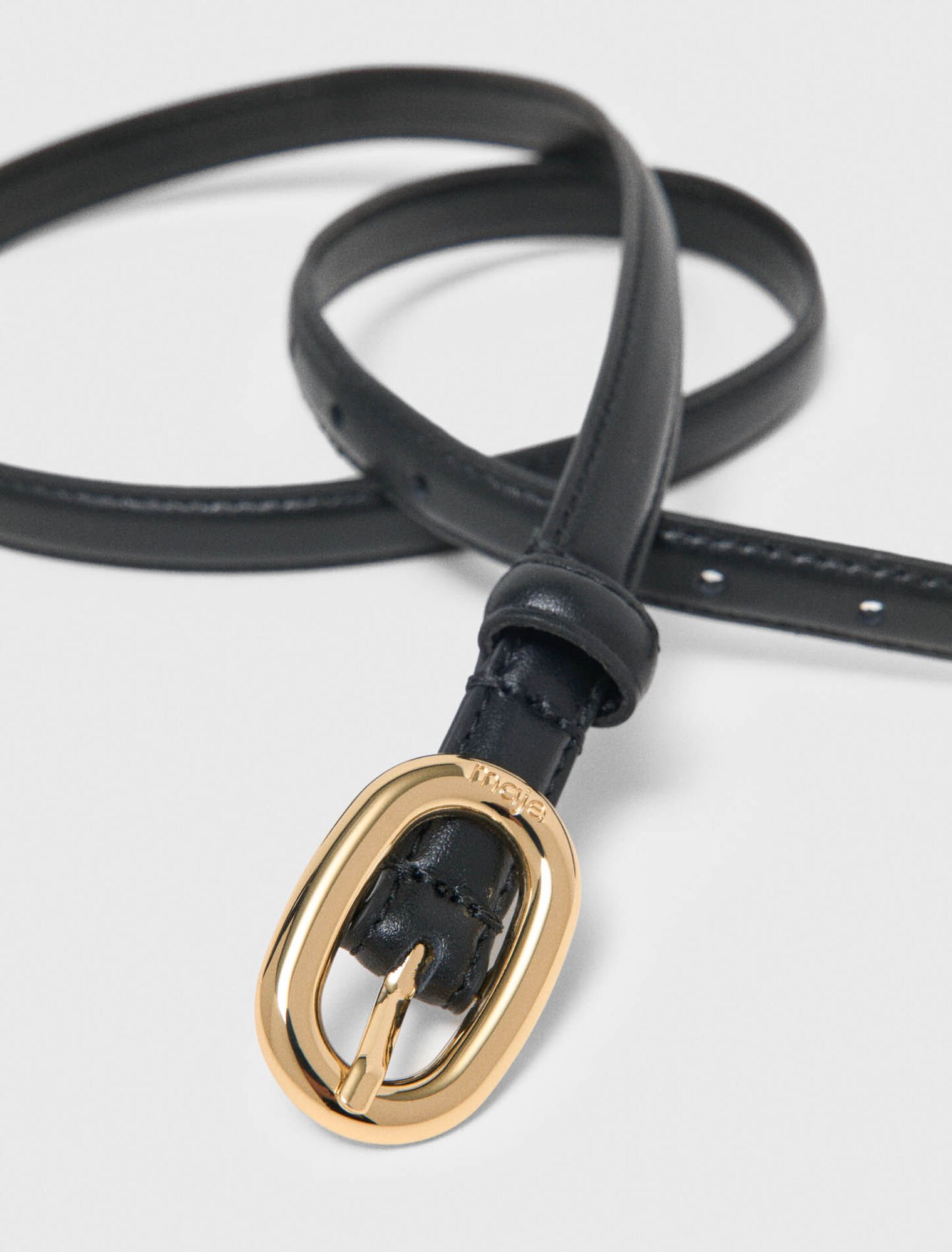 Slim leather oval buckle belt