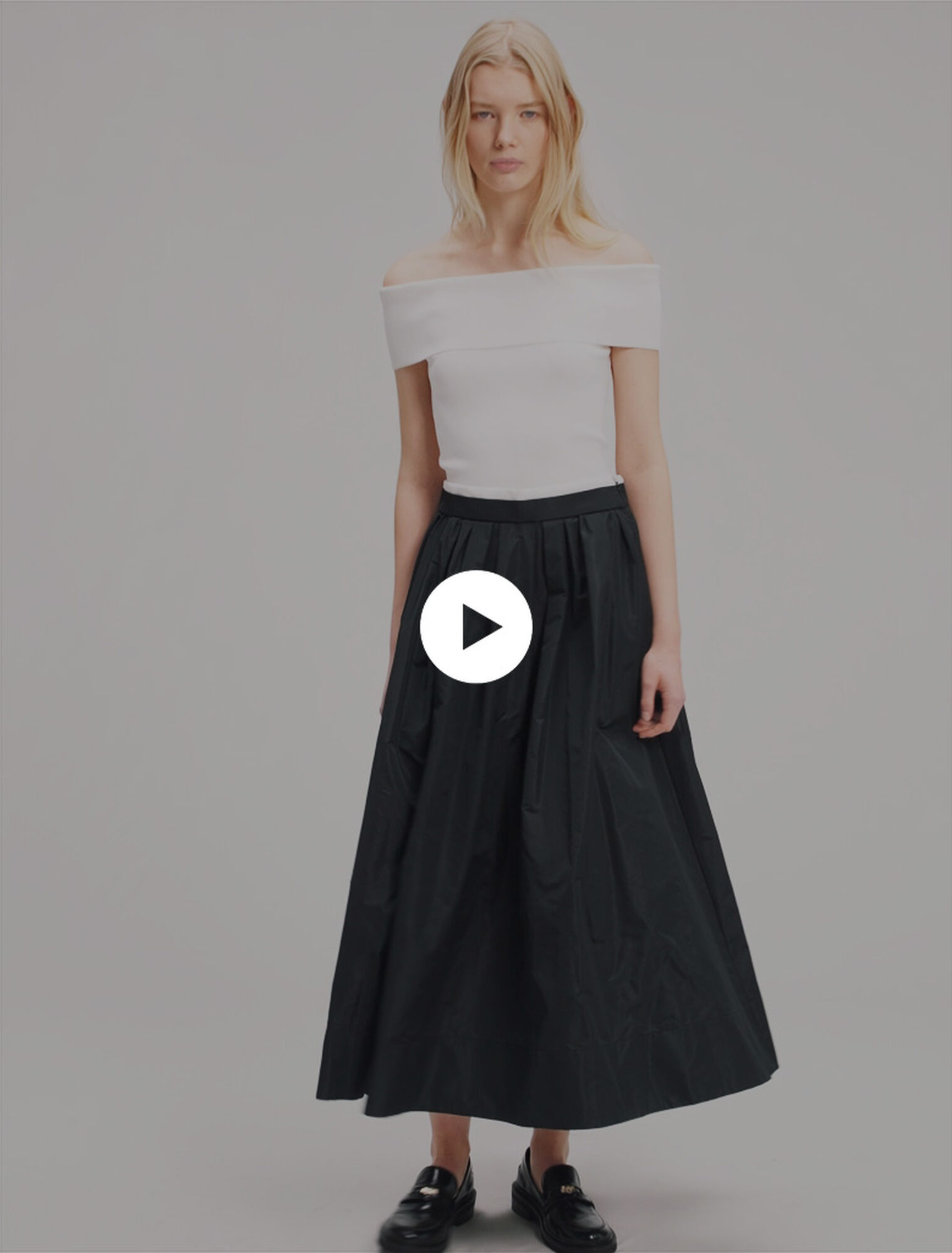 Long skirt with contrast waistband