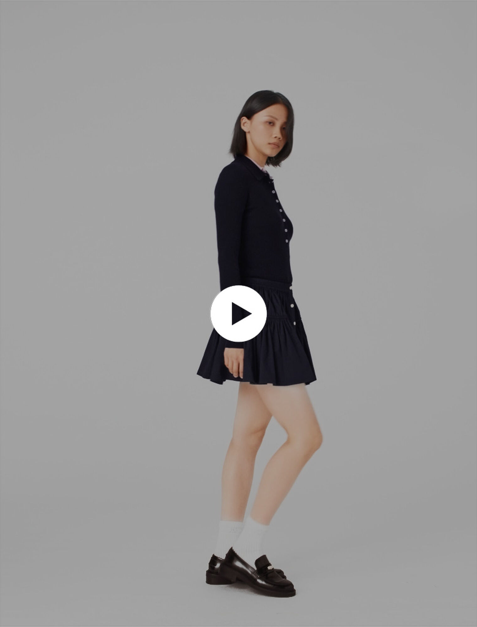 Short elasticated waist skirt