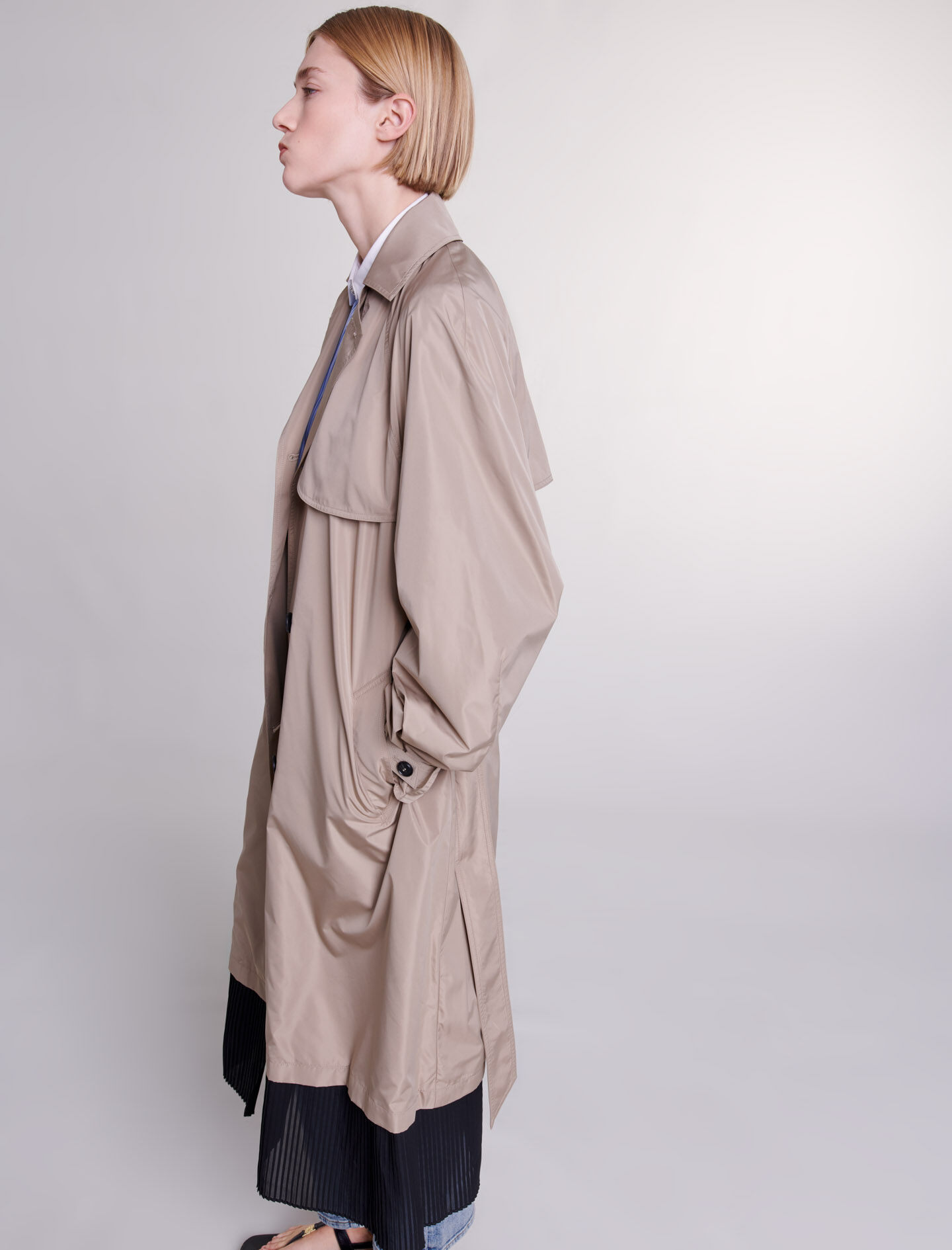 Contrast trench coat