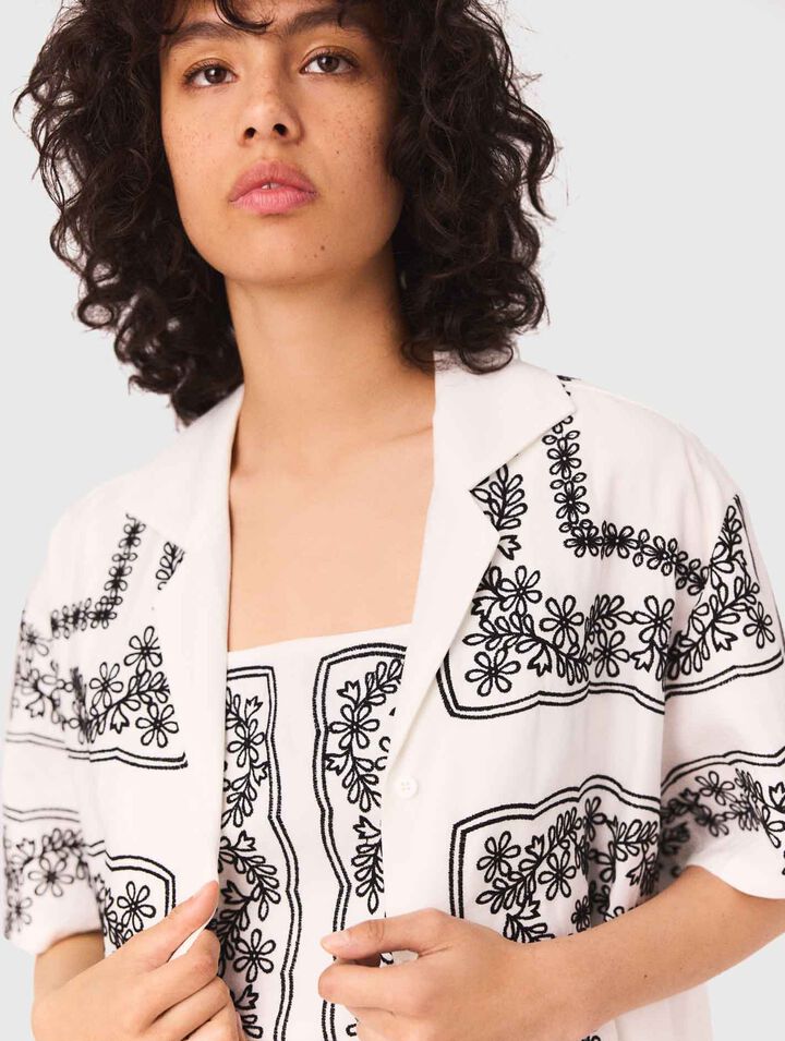 Short-sleeved embroidered shirt