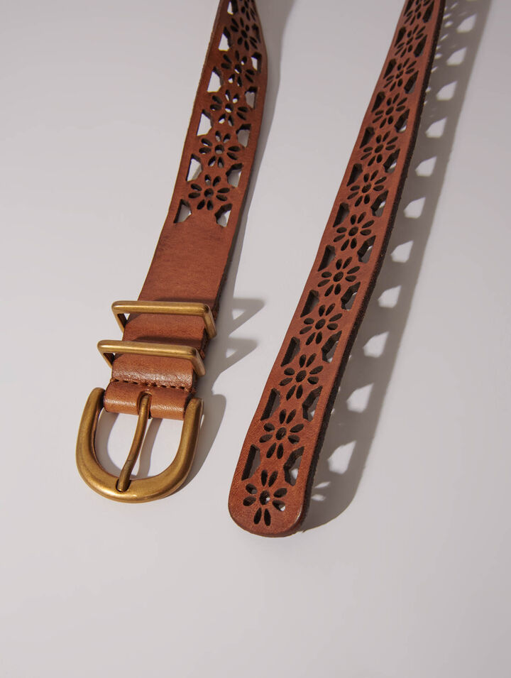 Leather belt with flower detail