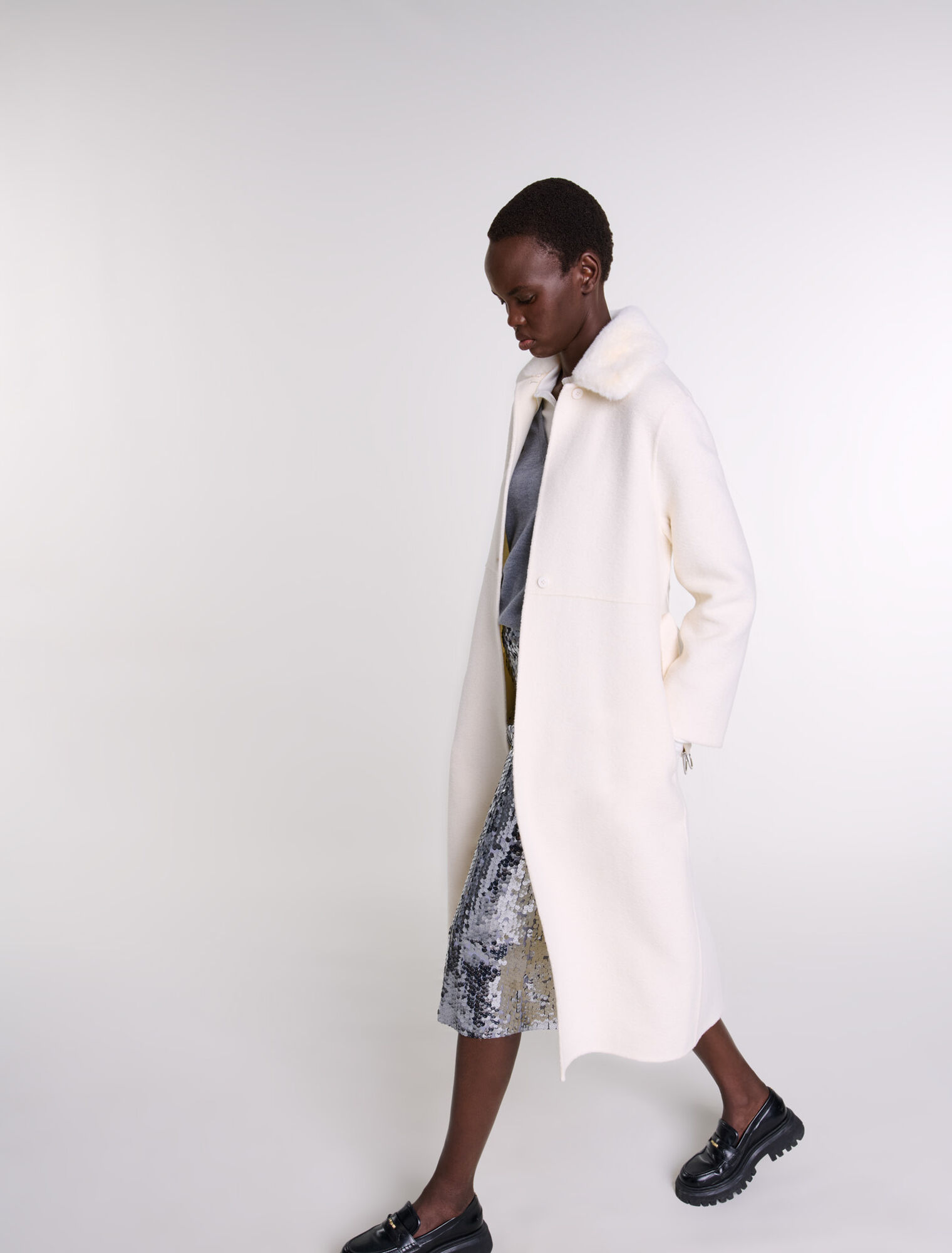 Wool coat with removable collar