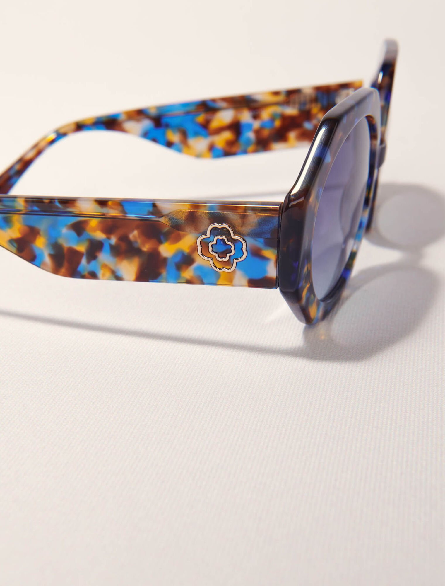 Round acetate tortoiseshell glasses