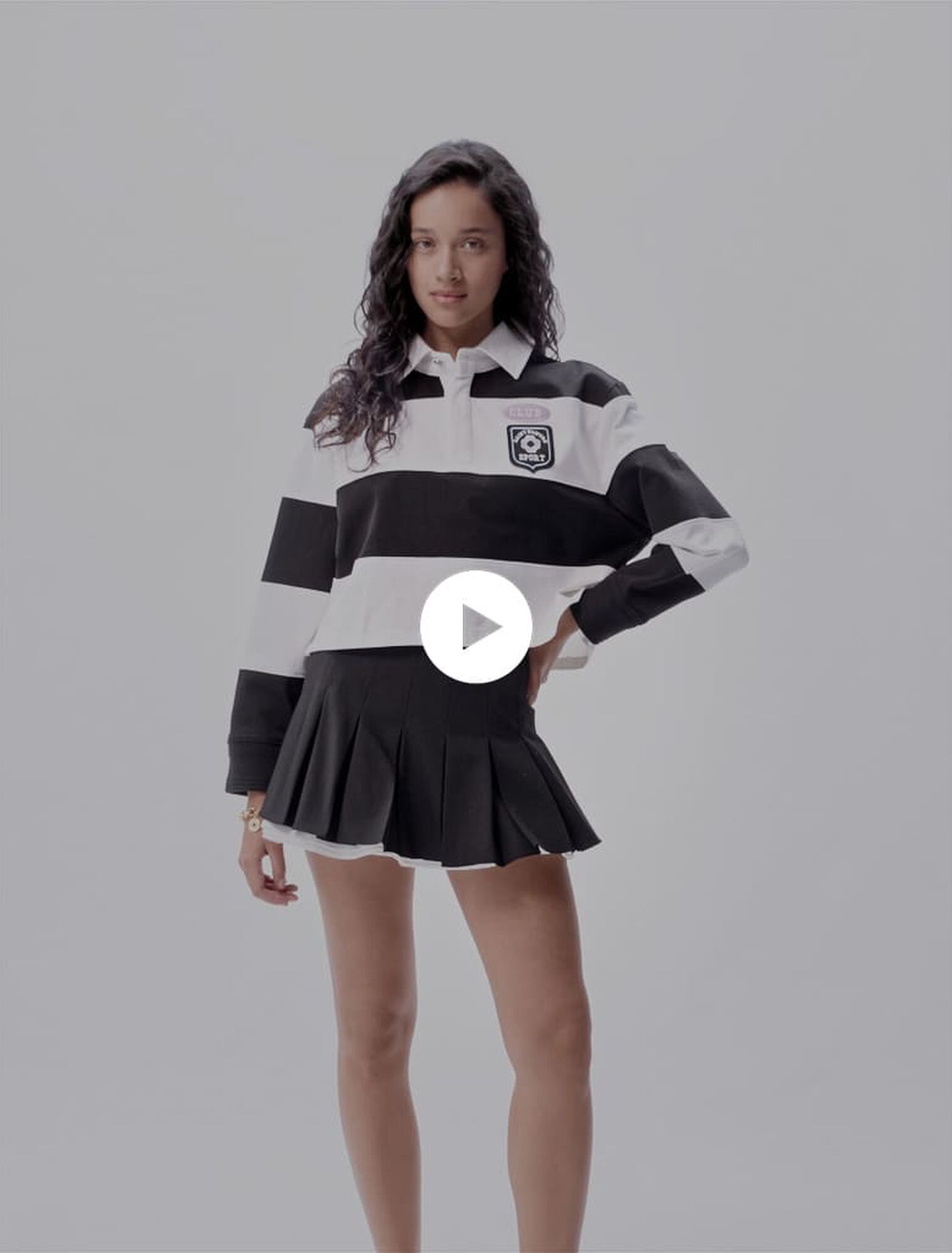 Dual-material pleated skort