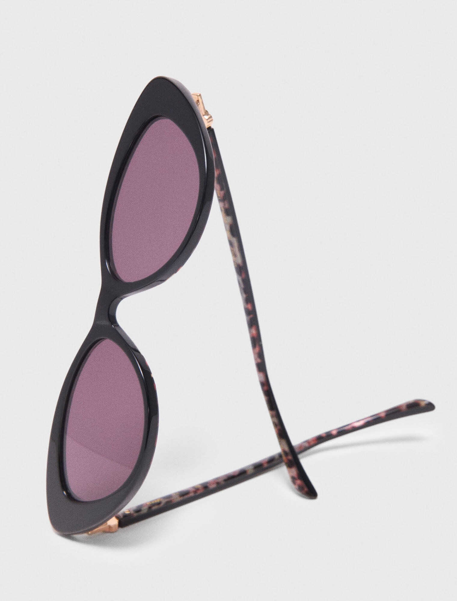 Cat-eye sunglasses