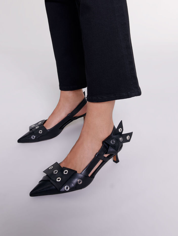 Pointed pumps with bow detail