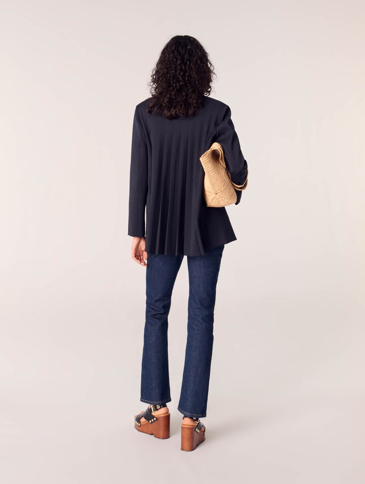 Denim jeans with pockets