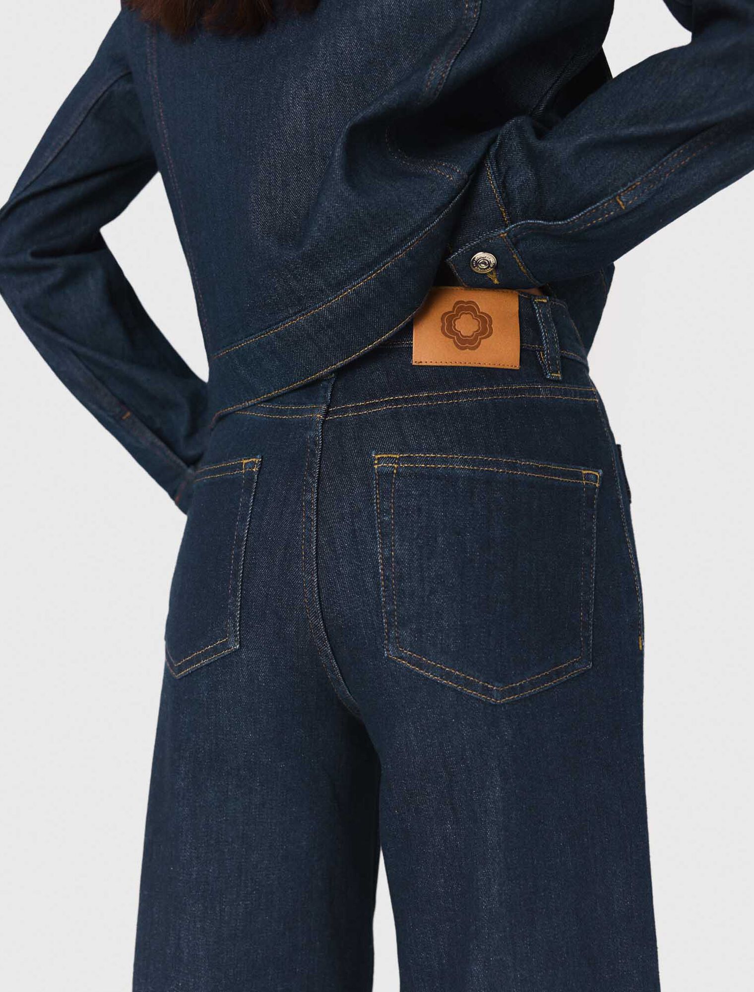 Straight-leg jeans
