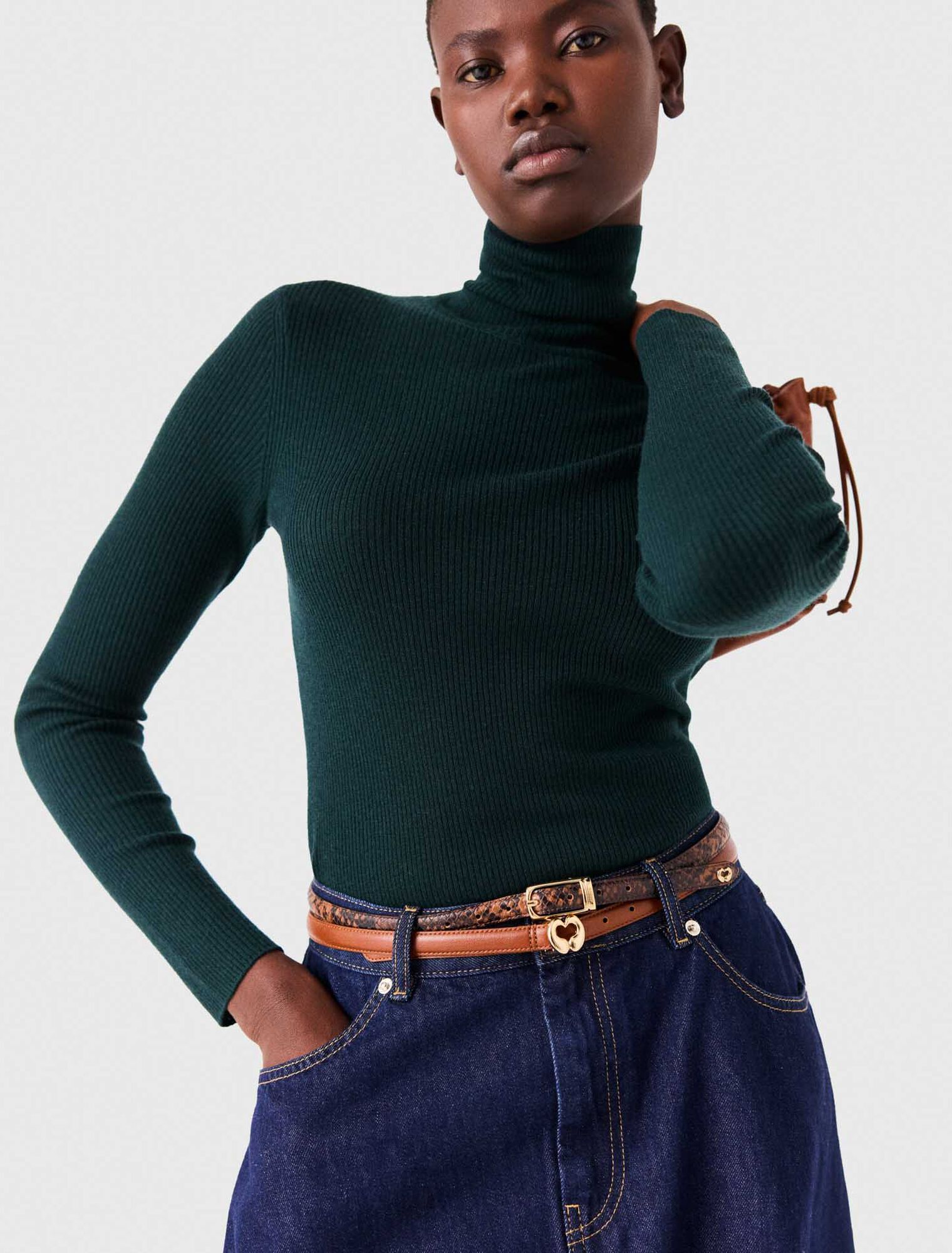 Slim smooth leather logo belt