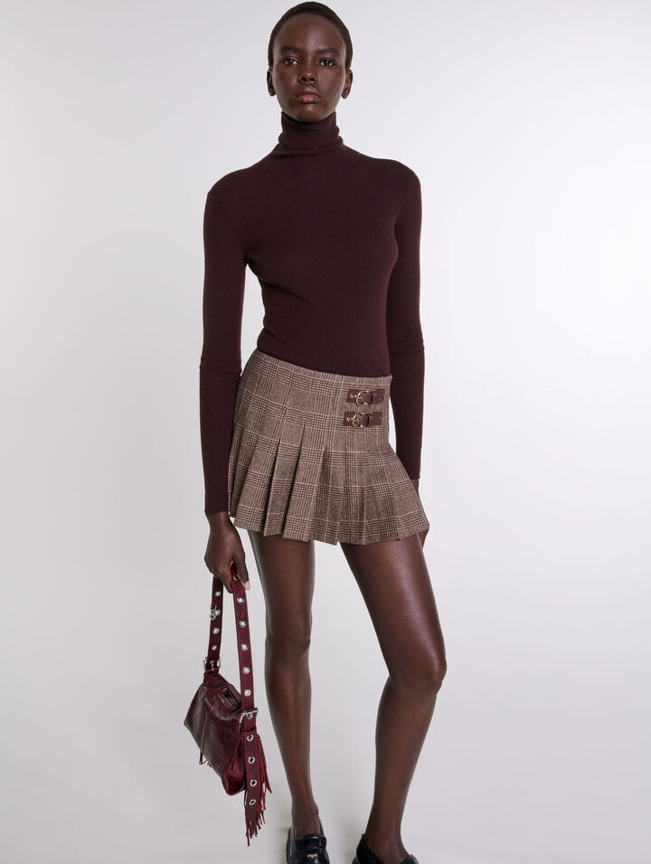 Short pleated skirt