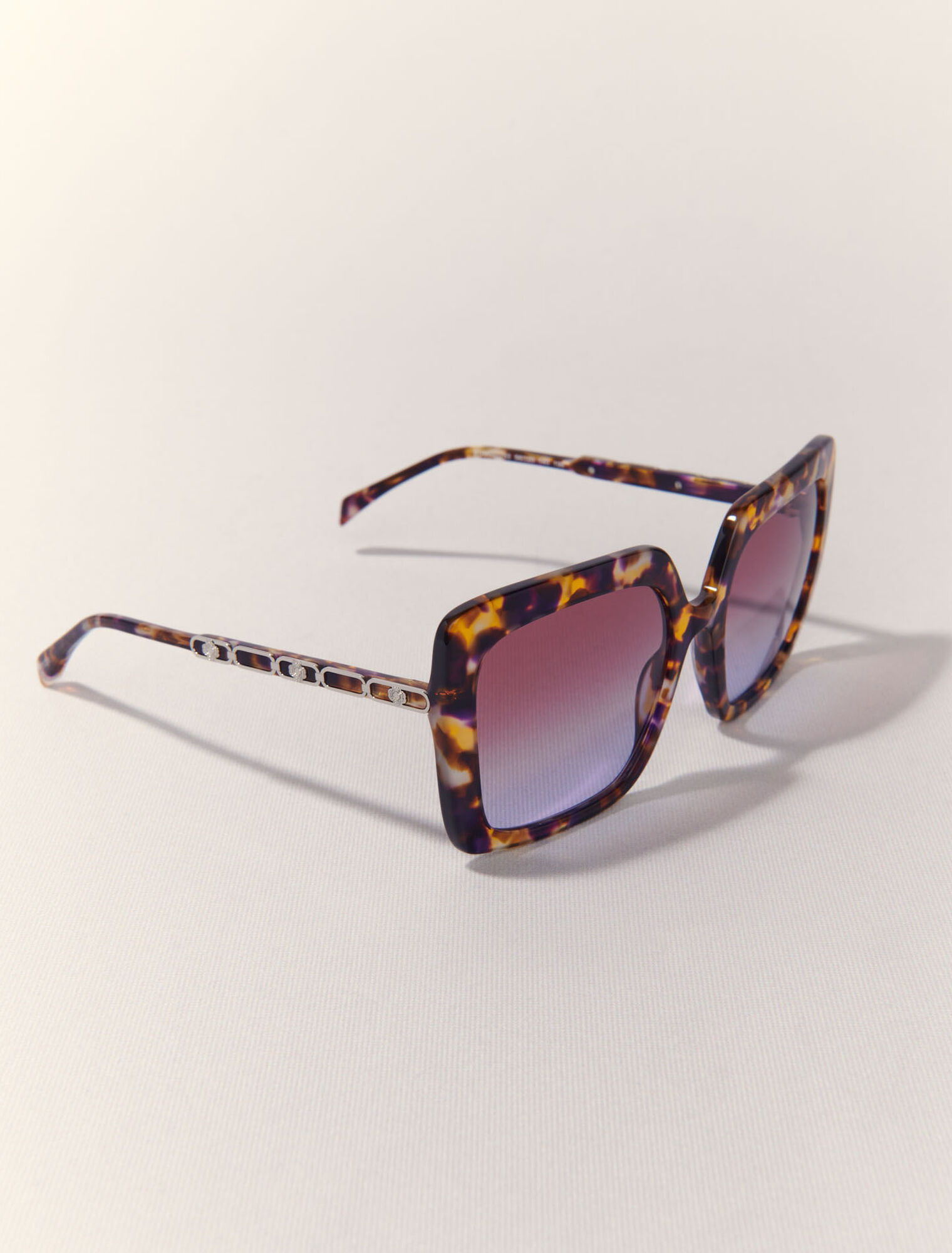 Rectangular acetate glasses