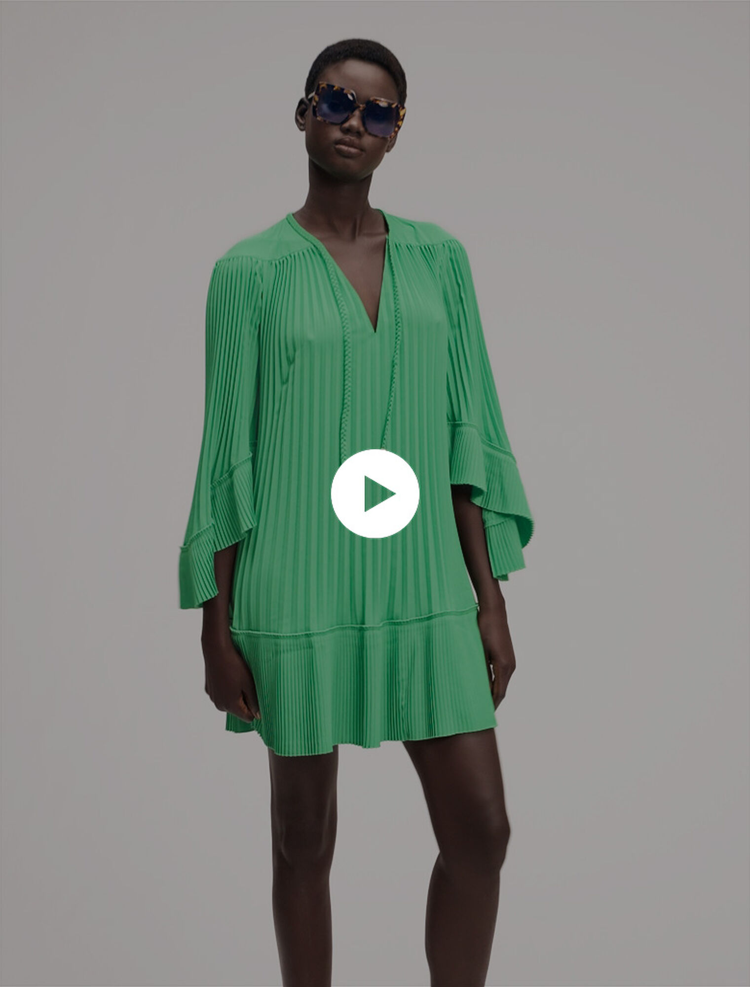 Short pleated dress