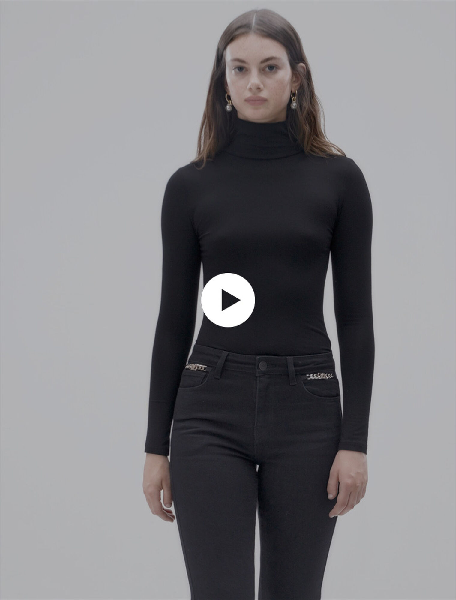 Long-sleeved top