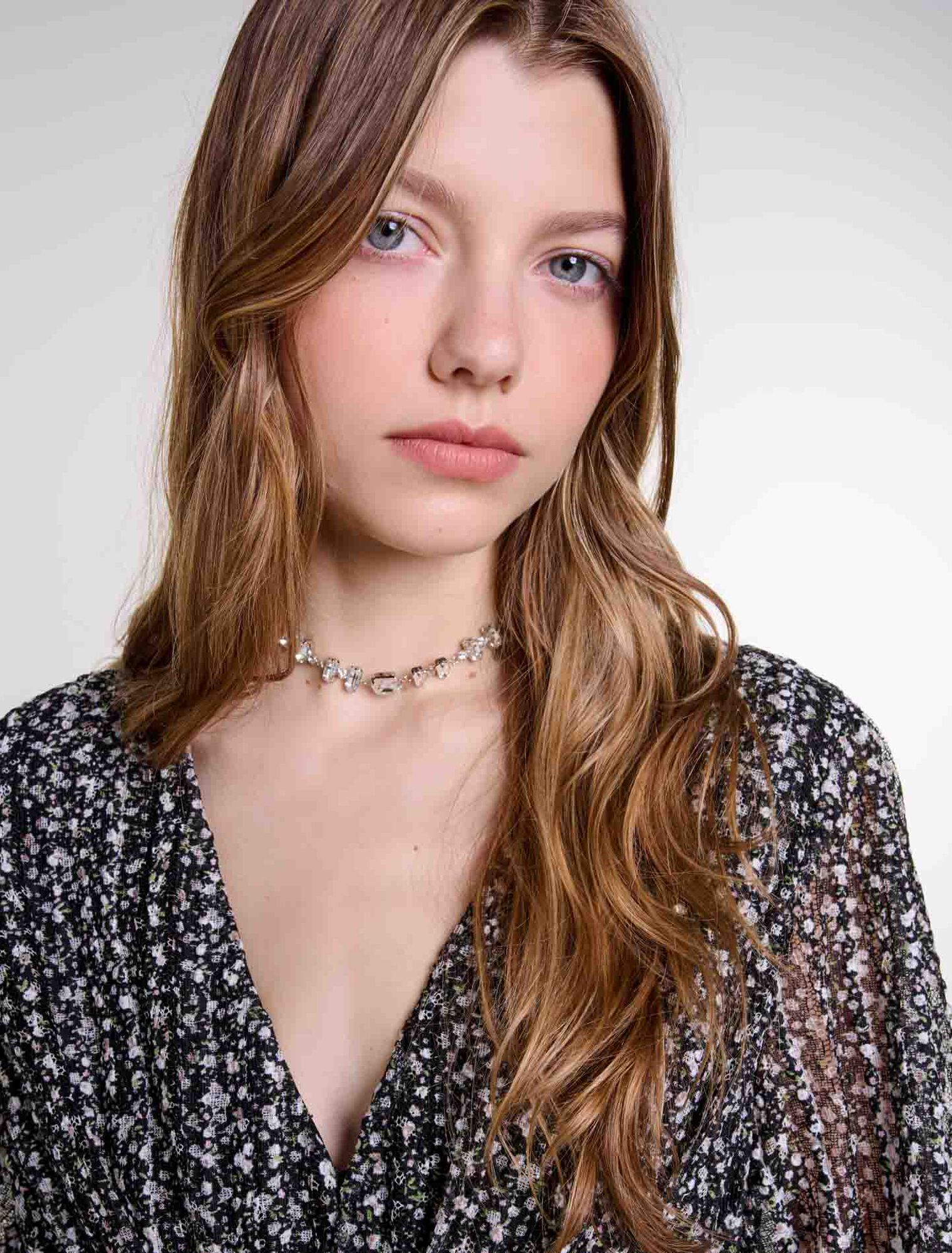 Silver rhinestone choker necklace