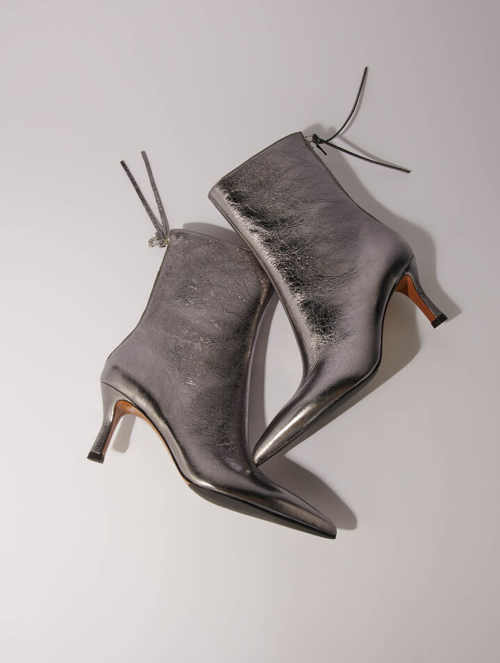 Metallic pointed-toe boots