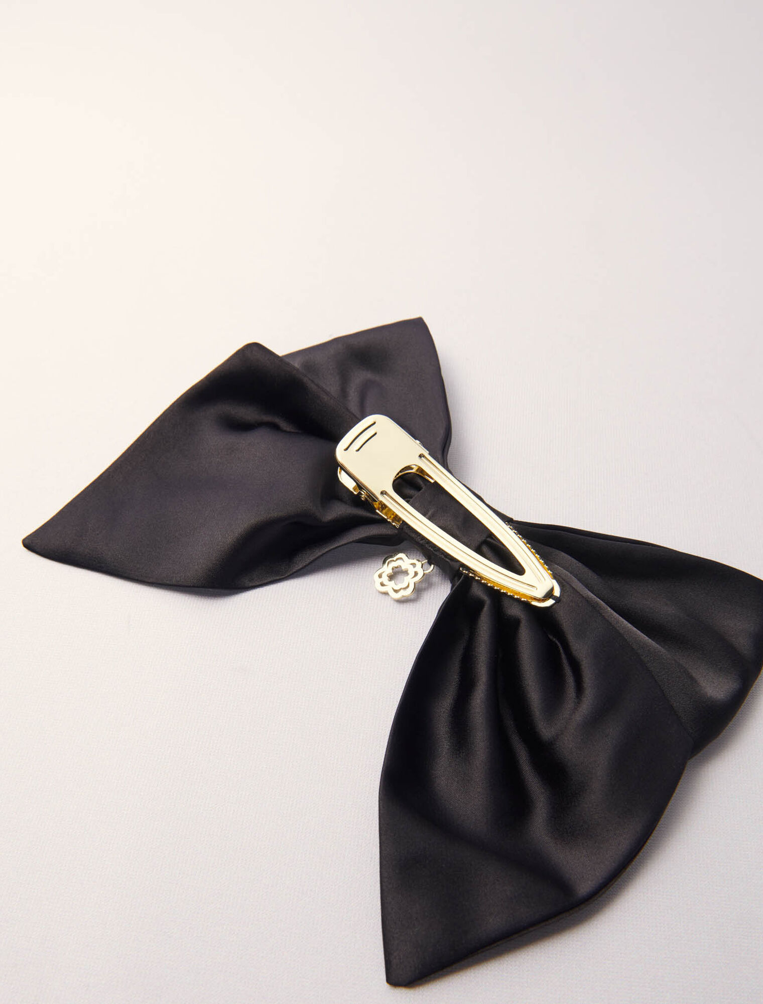 Satin-effect bow barrette