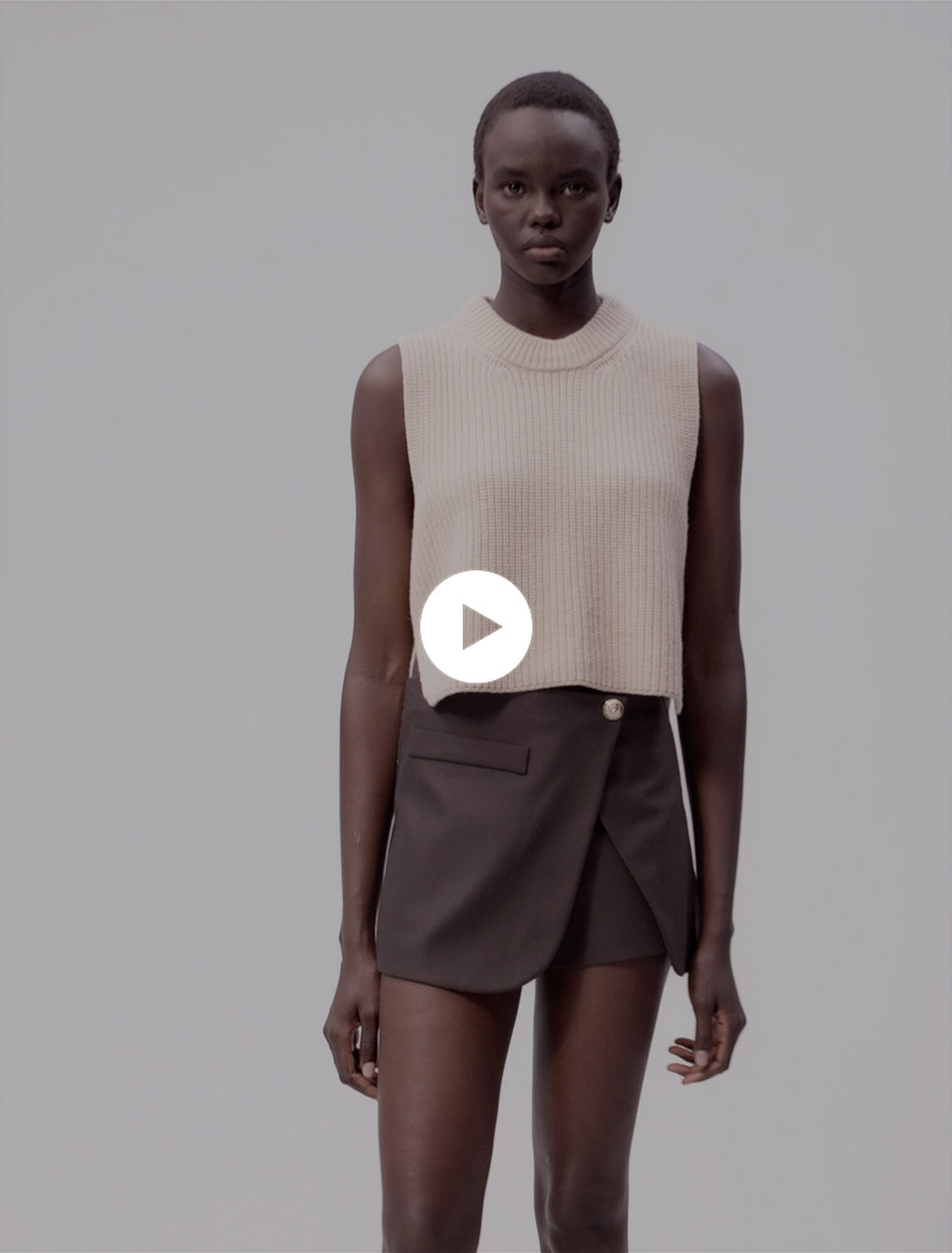 Sleeveless wool jumper