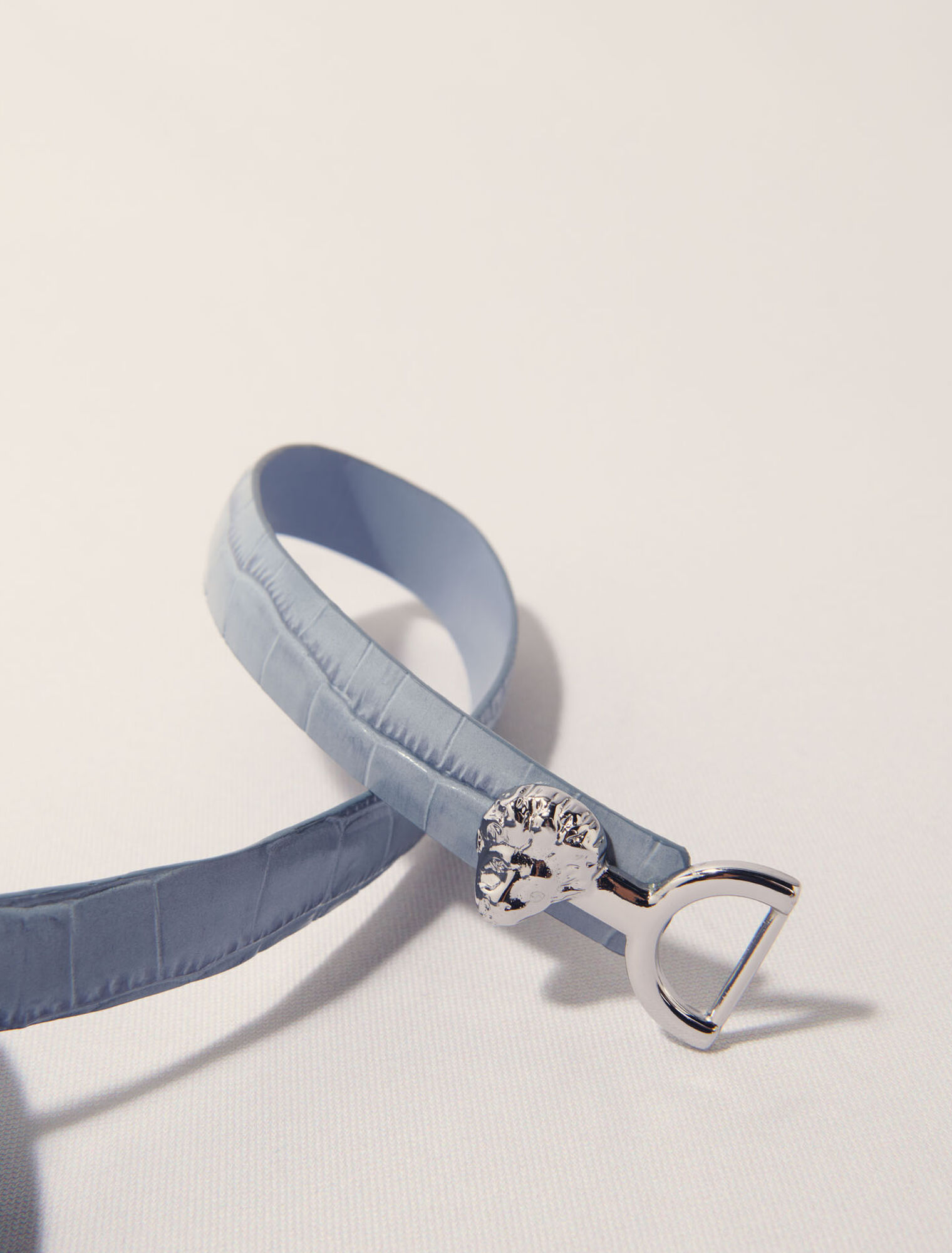 Thin leather belt with lion bit