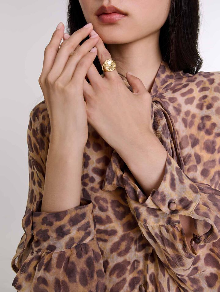Clover signet ring