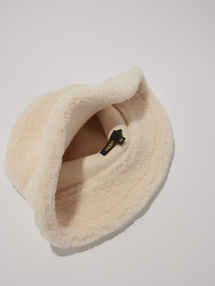 Faux fur bucket hat