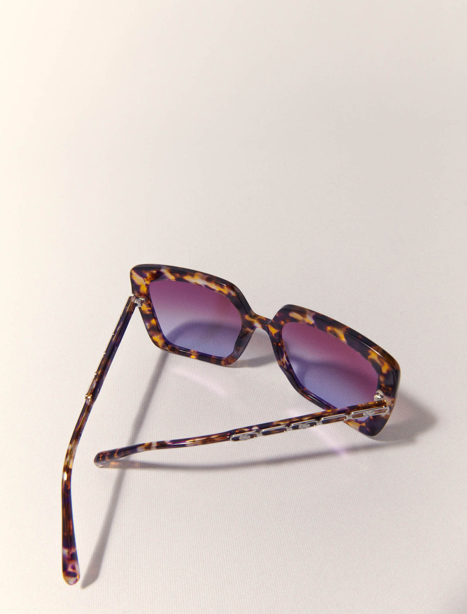 Rectangular acetate glasses