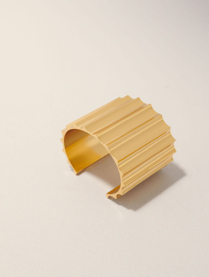 Wide tapered metal cuff