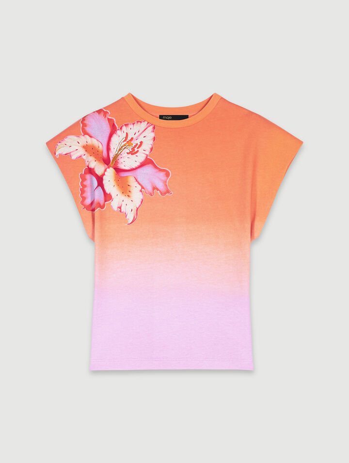 T-shirt with structured shoulders
