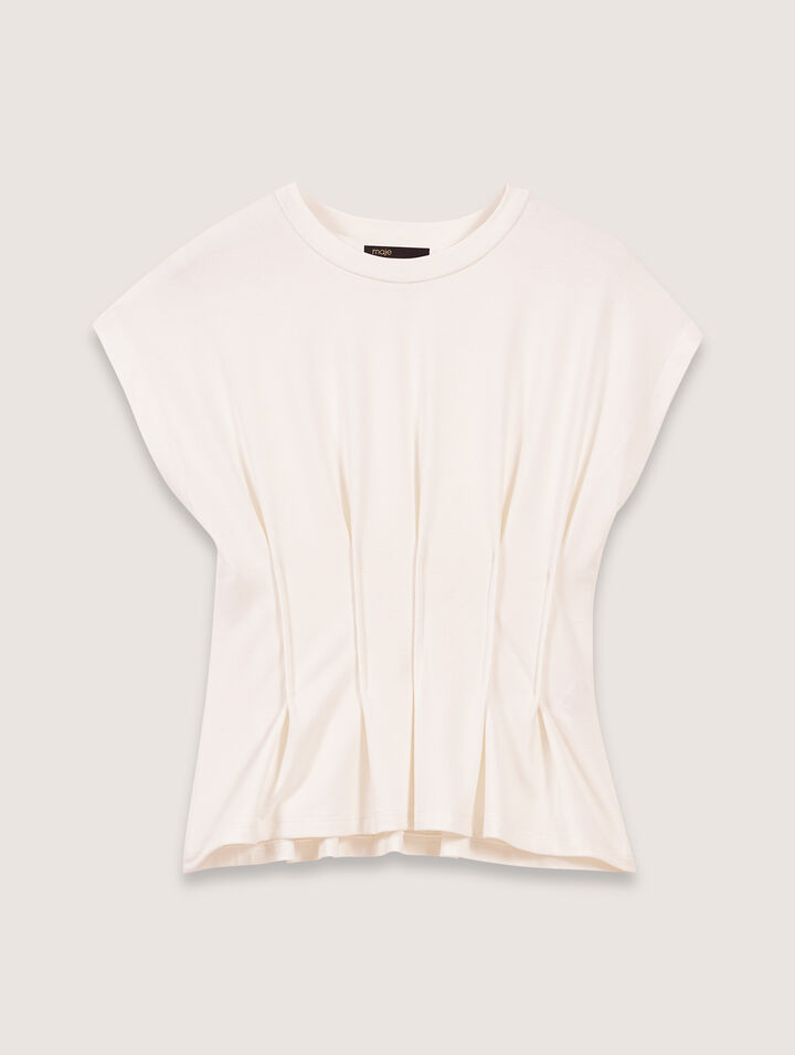 T-shirt with darts