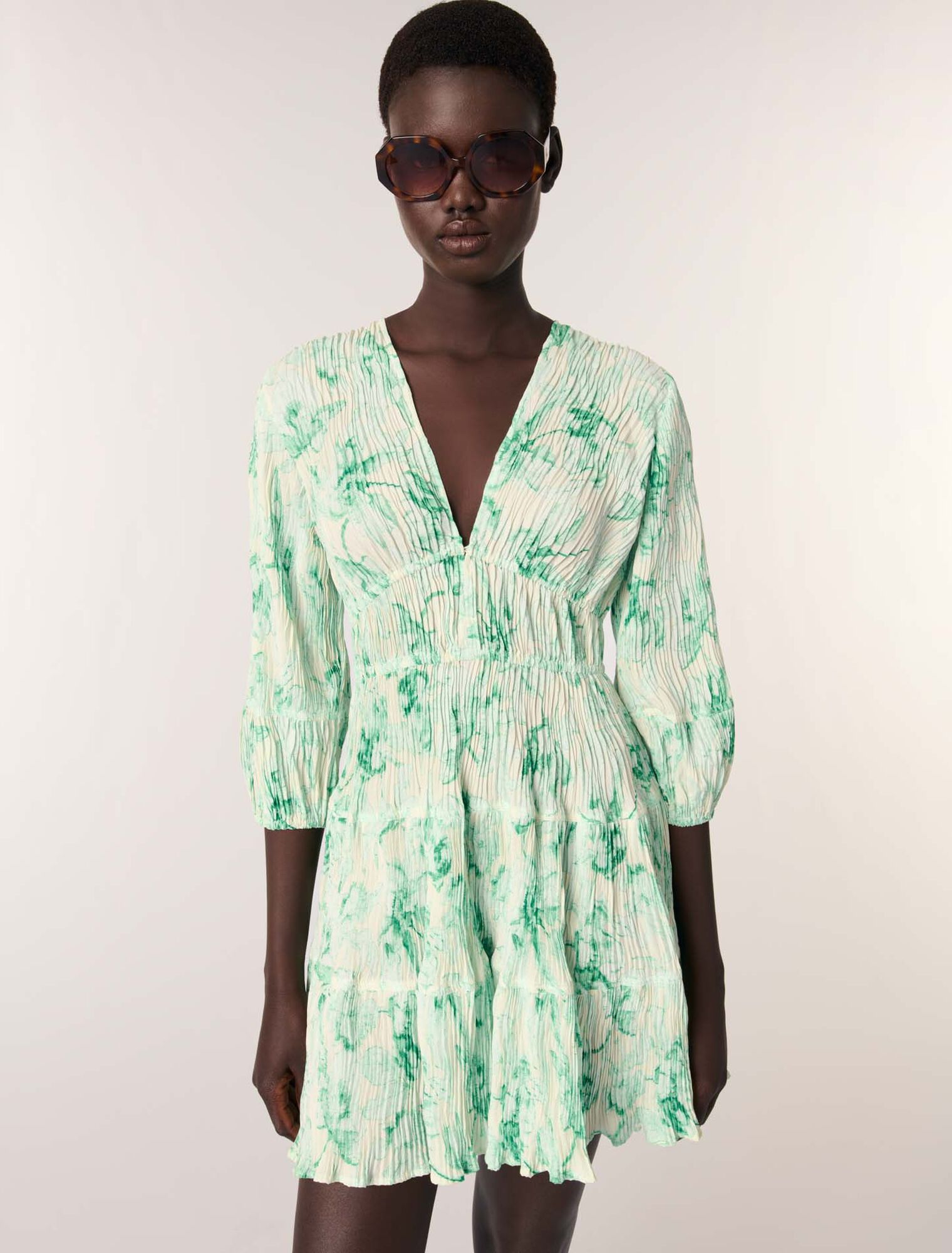 Patterned pleated short dress
