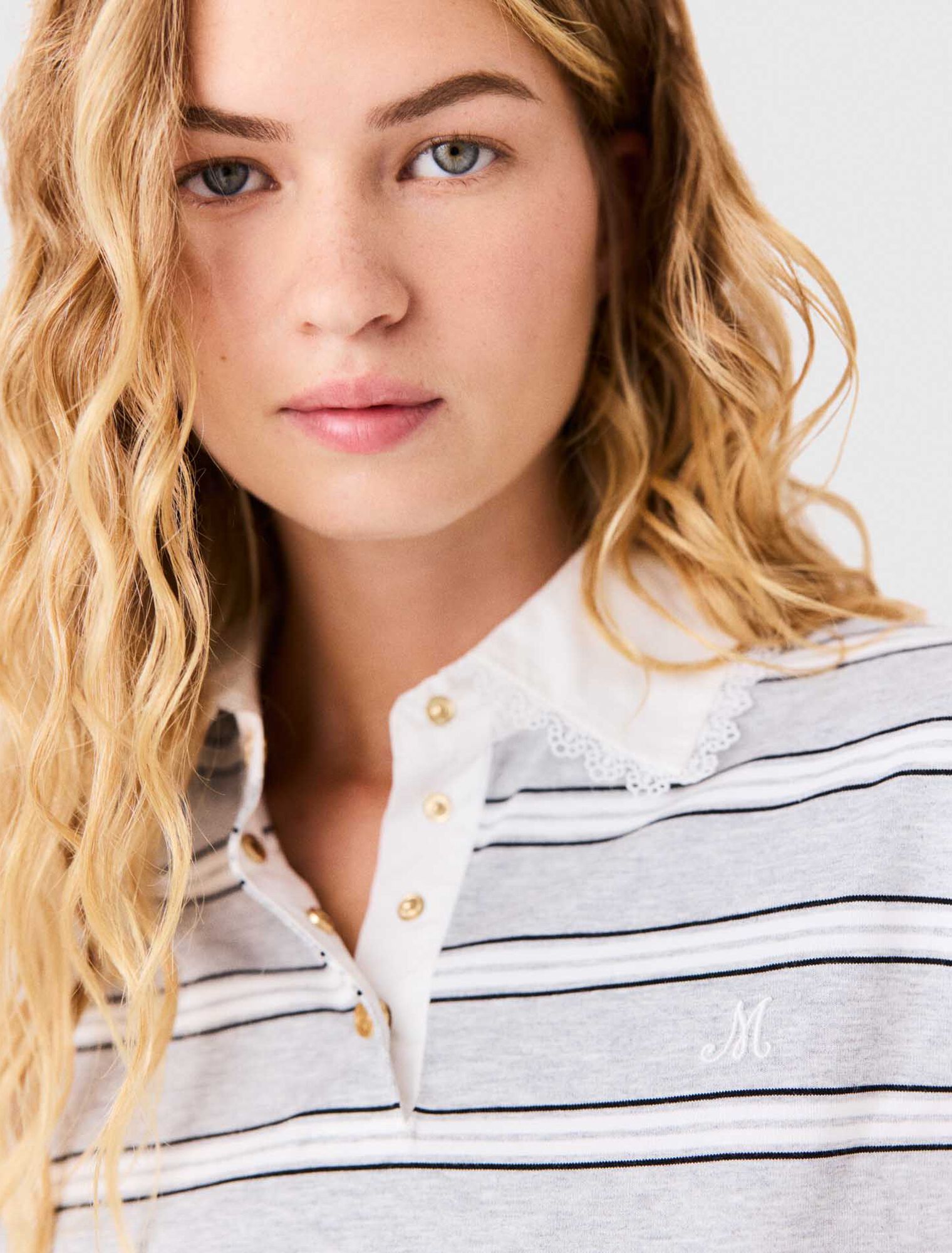 Embroidered polo collar T-shirt
