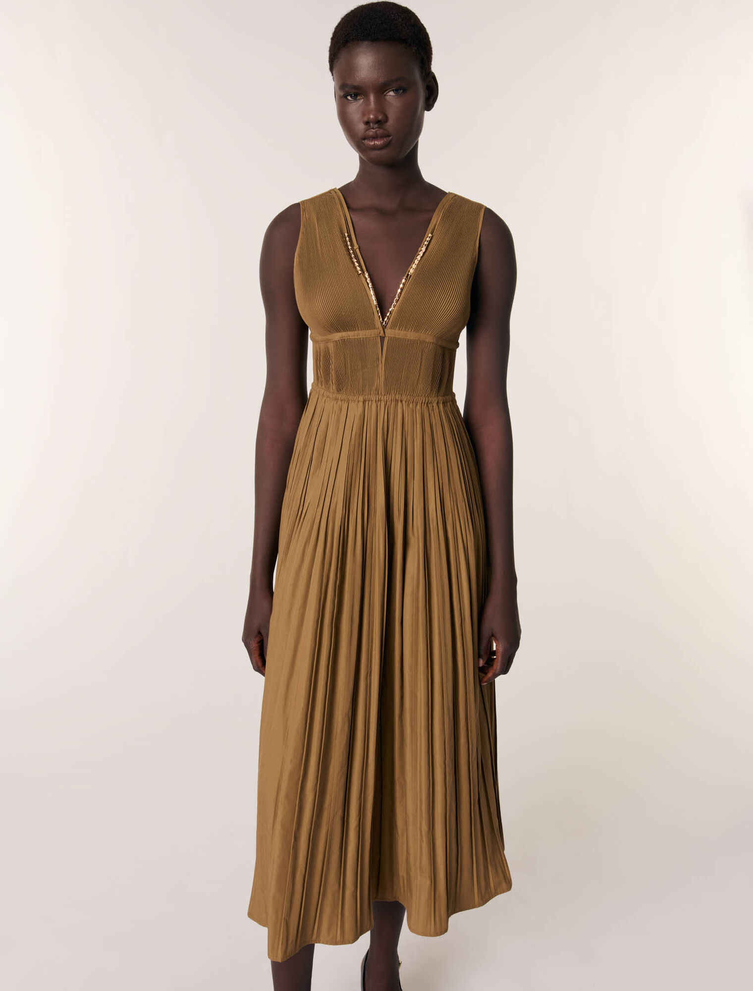 Jewellery neckline pleated dress
