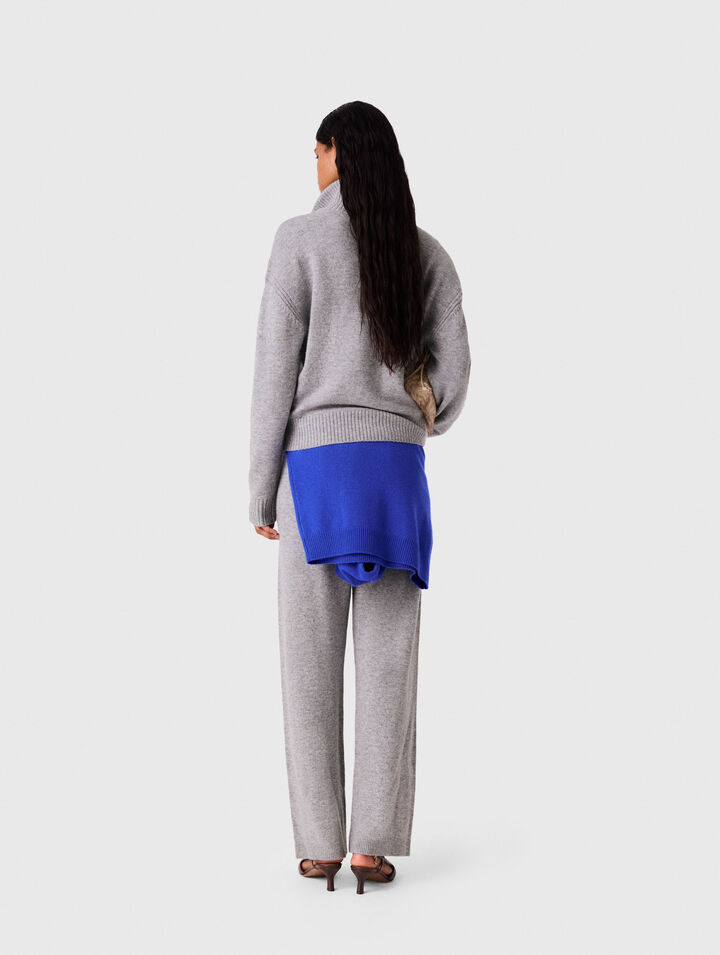 Jumper with zip collar