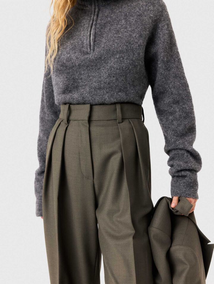 Wide-leg suit trousers with pleats