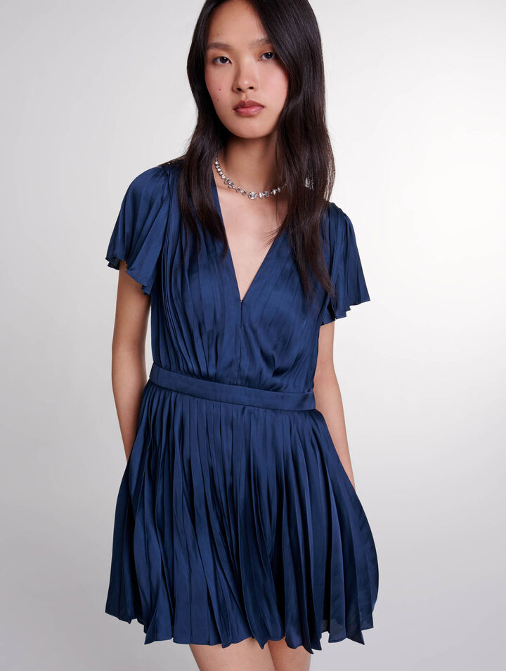 Short pleated dress 