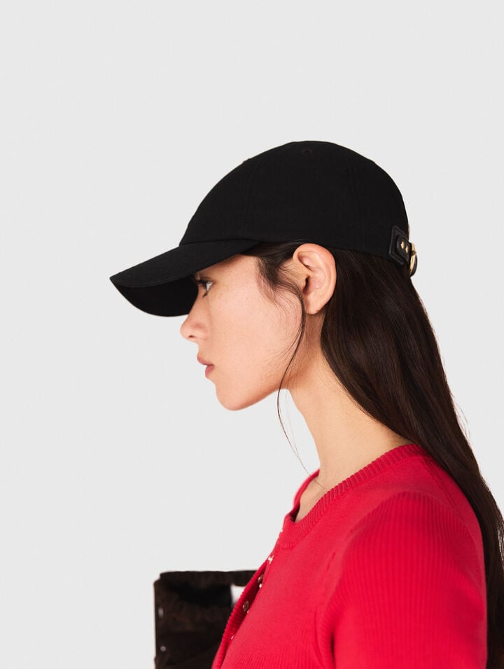 Cotton cap with gold-tone buckle