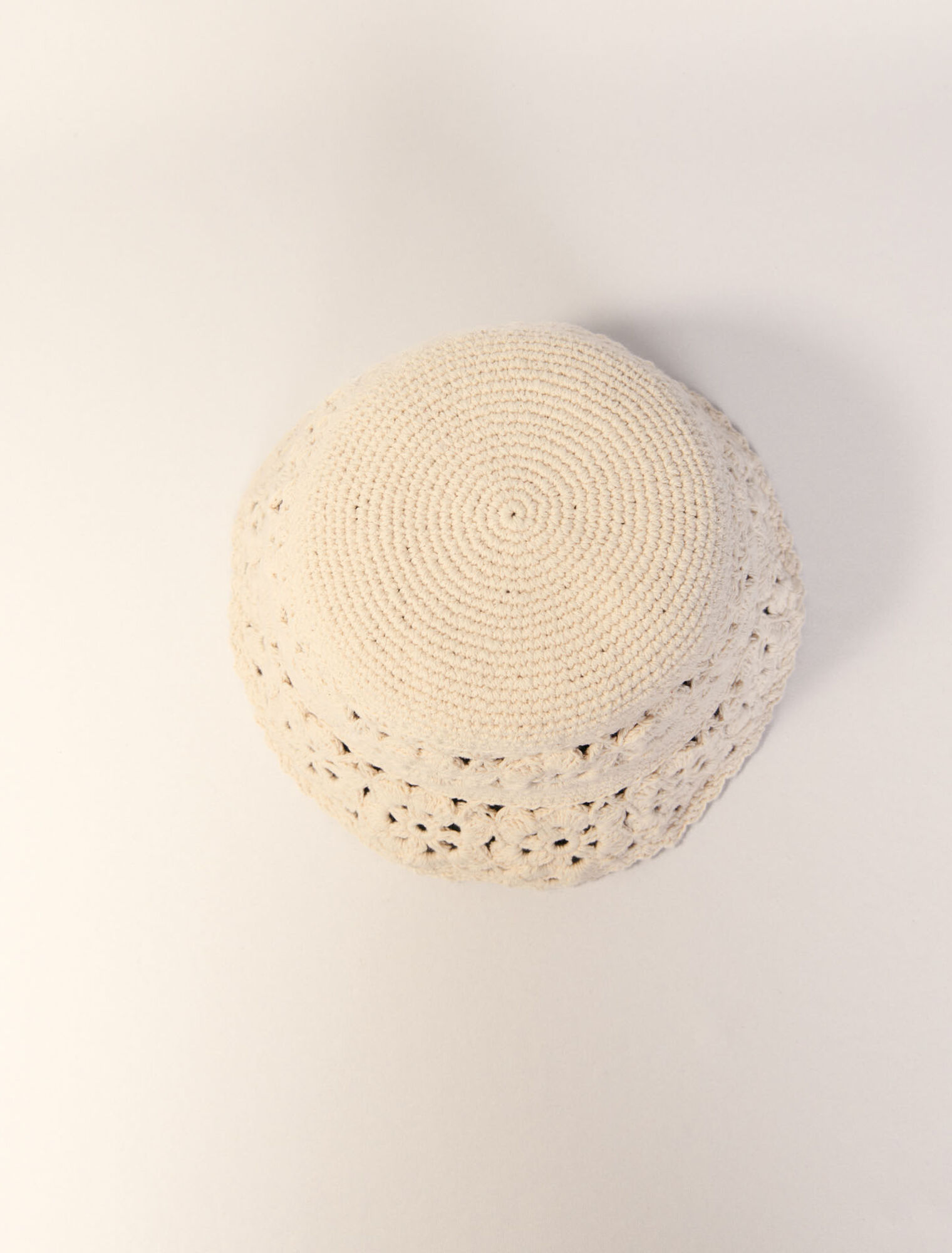 Crochet bucket hat