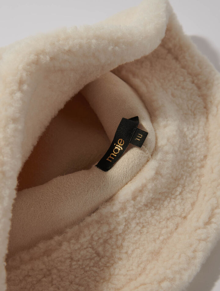 Faux fur bucket hat