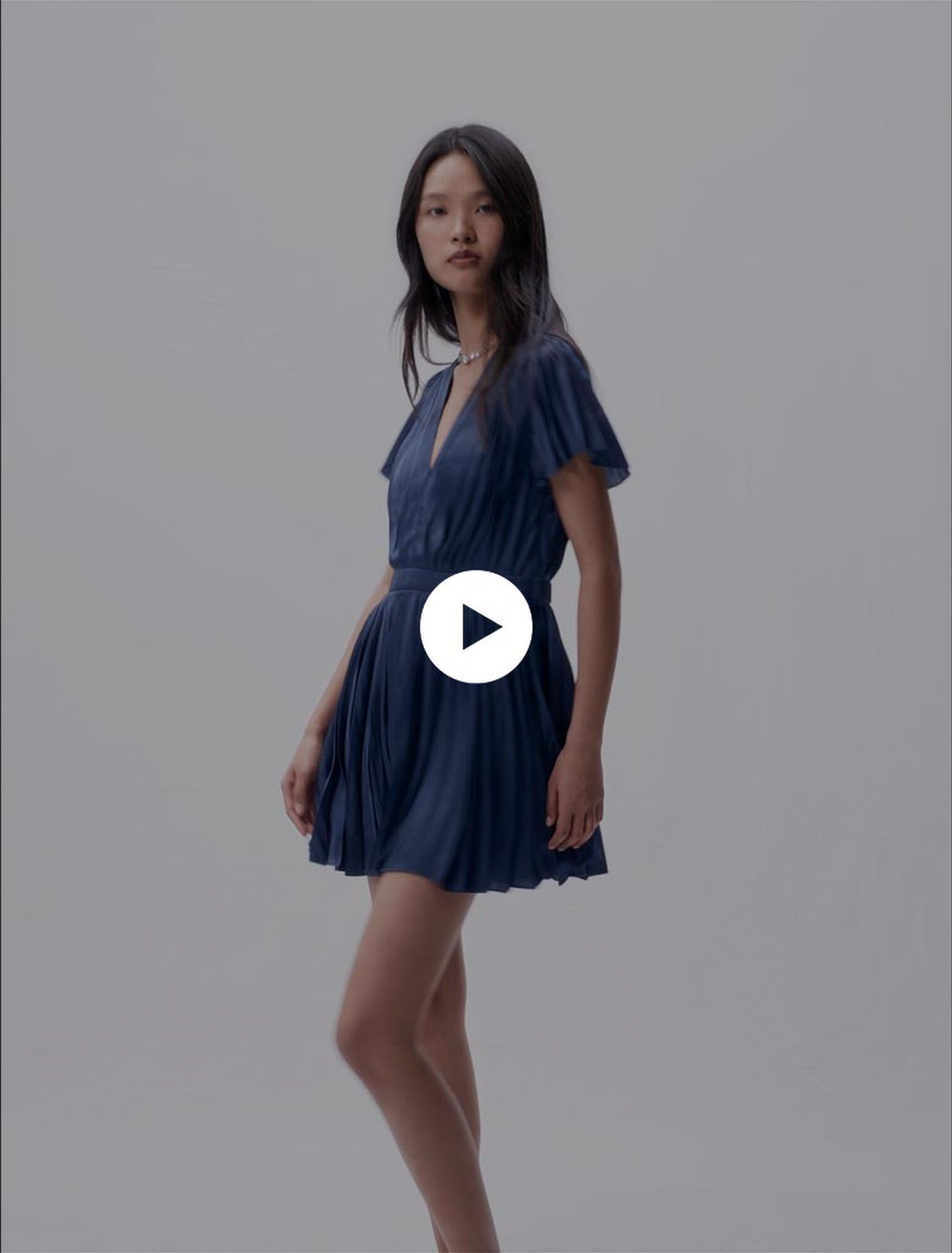 Short pleated dress 