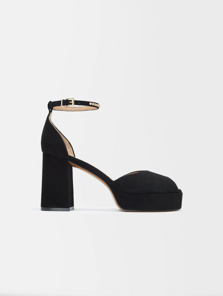 High-heeled sandals