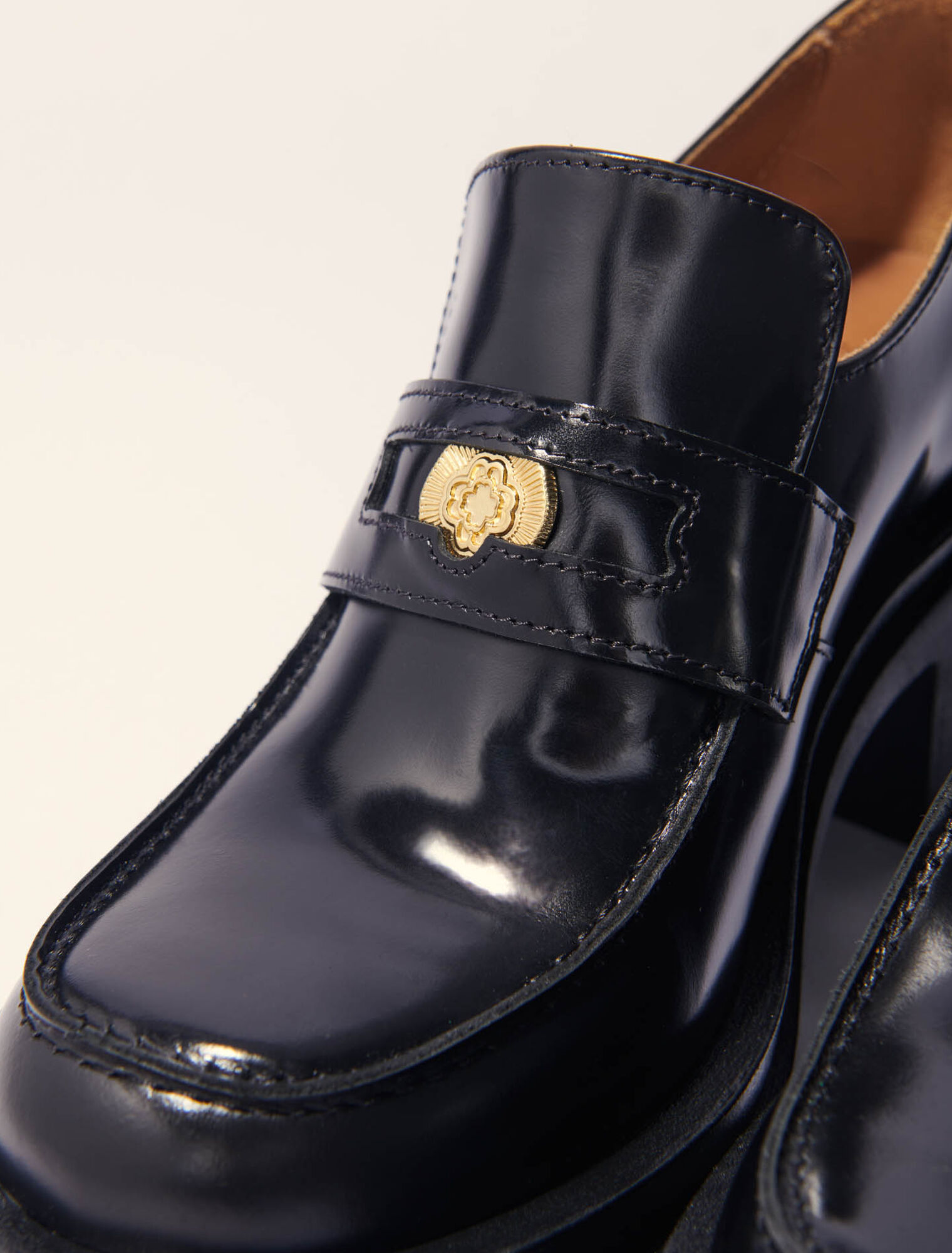 Heeled loafers