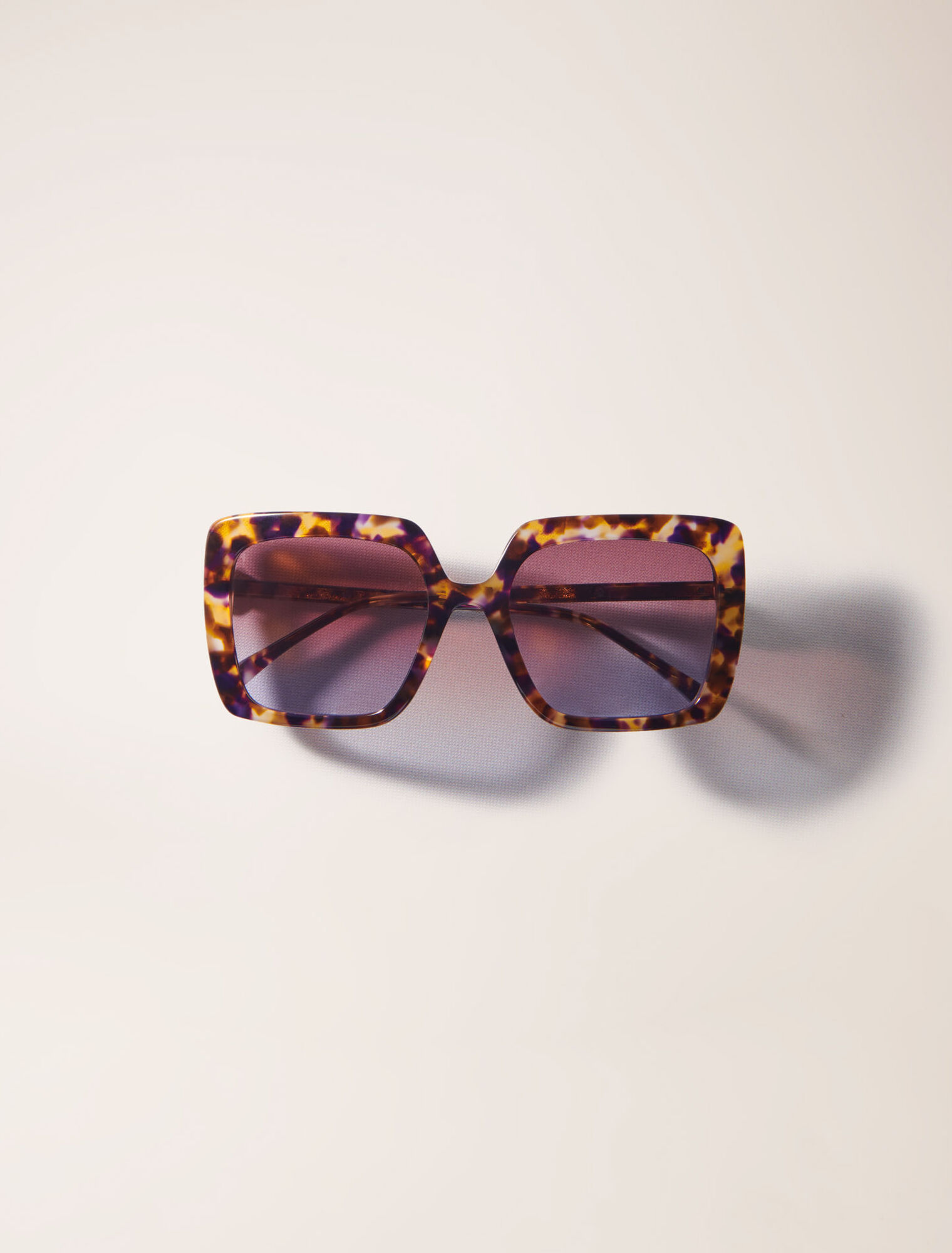 Rectangular acetate glasses